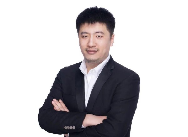 张雪峰的崛起与争议：从教育明星到网红风云人物