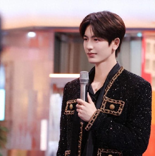 你好，星期六：吴昕对张凌赫说土味情话，丁程鑫与李雪琴配合默契