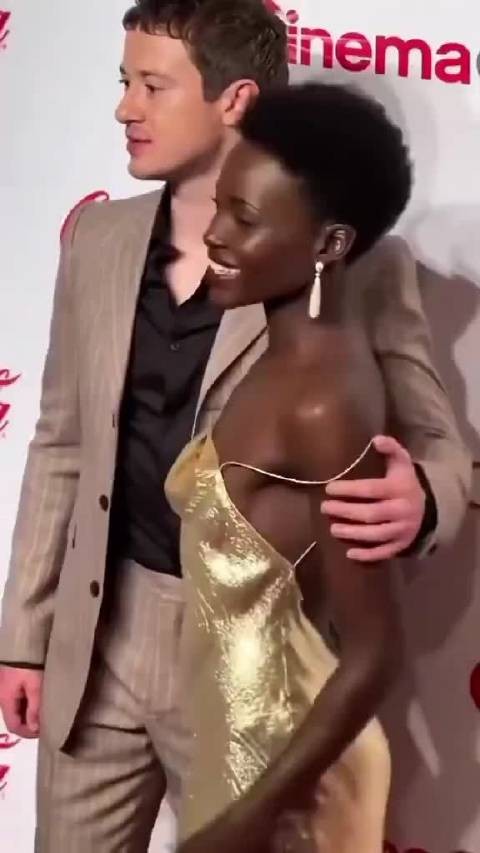 男明星的绅士举止在外网火了,这种视频就该不管在哪都火