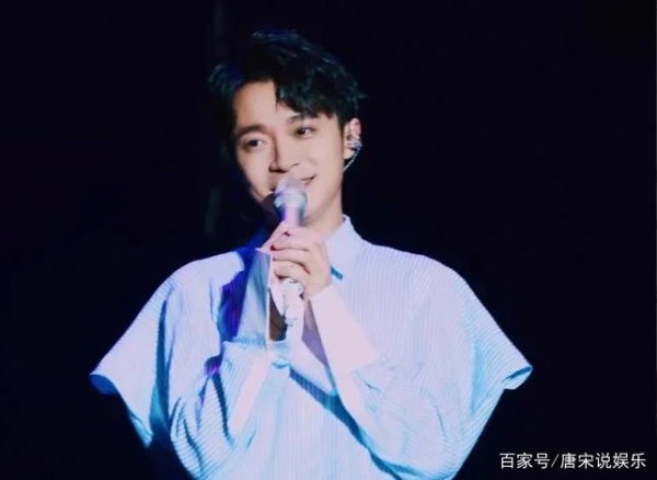 吴青峰微博回应纠纷，好友张韶涵发文力挺