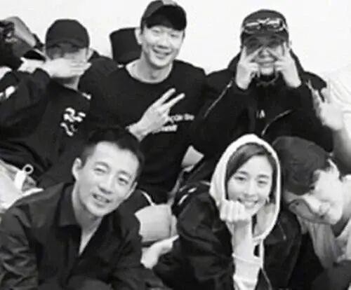 疫情下我们在闭关，林俊杰罗志祥等近20位明星在聚会，失望