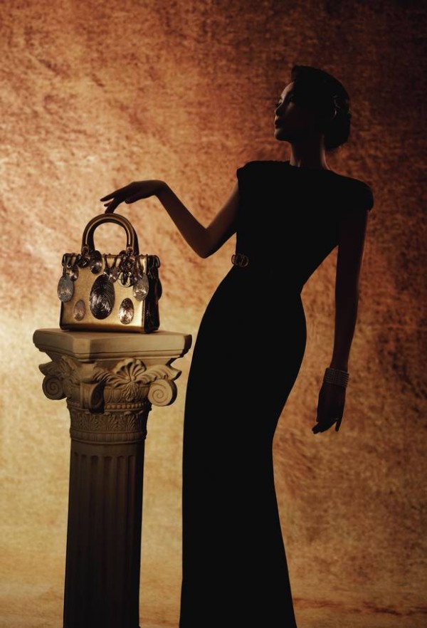 李冰冰身姿曼妙。