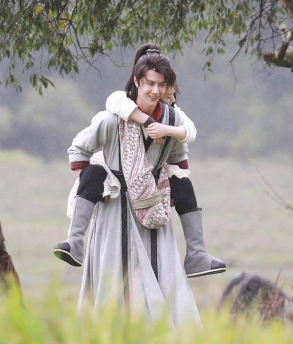 杨东升将任春晚总导演，让人惊喜的是拟邀名单，杨紫李现有望同台