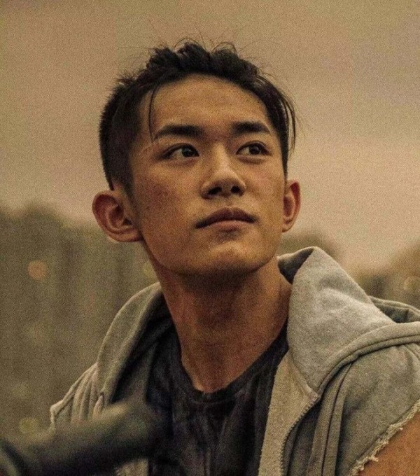 金鸡影帝终极博弈：朱一龙二封无悬念？易烊千玺能否逆袭打脸质疑