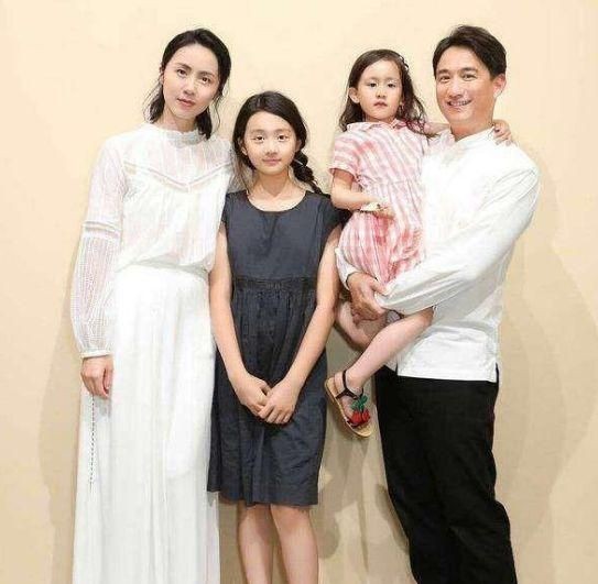 受欢迎的8对明星夫妇,赵丽颖冯绍峰意难平,最后一对难同框