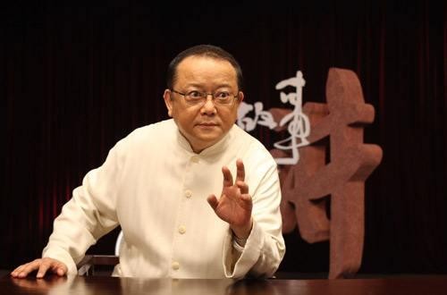 “和珅”王刚,被央视开除后转行做演员,情路坎坷却被人诟病不已