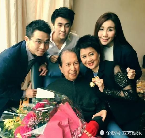 赌王女儿开直播暴露三太生活现状，怎么和四太差距那么大！