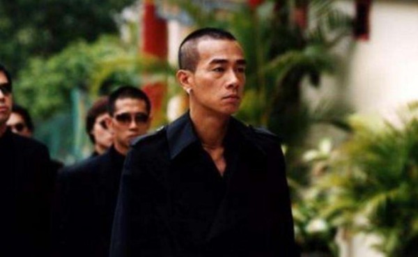 《古惑仔》中爆火的山鸡哥和乌鸦哥,如今过得如何呢?