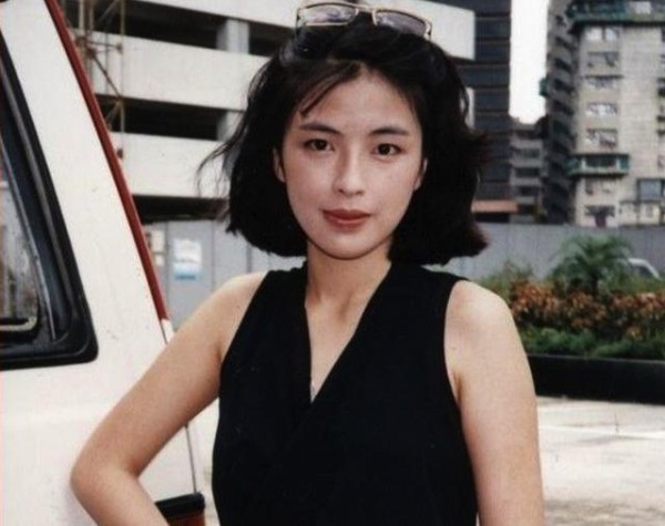 52岁罗美薇近照, 事业巅峰嫁歌神张学友, 女儿恋情让她操碎心