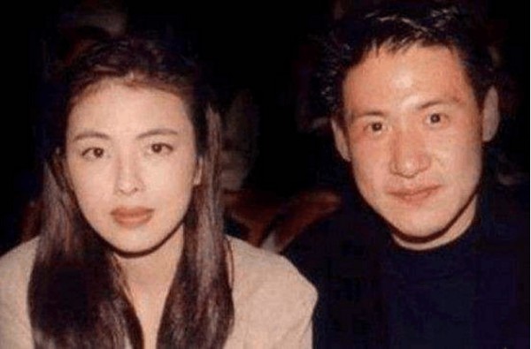 52岁罗美薇近照, 事业巅峰嫁歌神张学友, 女儿恋情让她操碎心