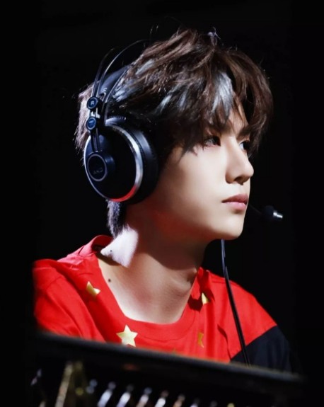 不止中国有私生饭，王一博泰国私生饭也可恶，还自称是王一博女友