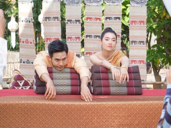 泰剧《天生一对》花絮照里的可爱Bella（图片来源：bellacampen）