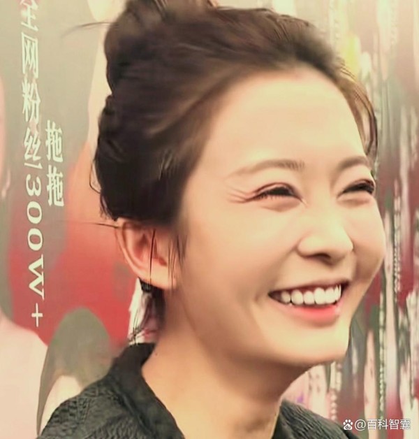 中国第一车模李凉凉婚姻成谜!辟谣斌少不是老公