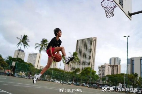 邓超给儿子庆生：兄弟情深，活力少年引关注？