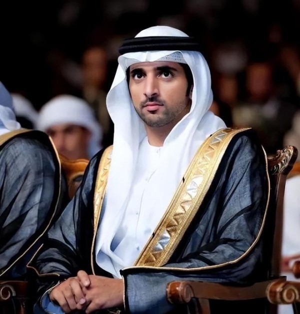 迪拜王储妃：像洋娃娃一样漂亮，与哈姆丹王子是表兄妹，29岁出嫁