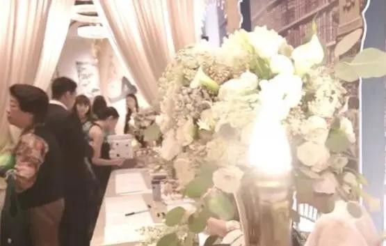 36岁女星移居迪拜，儿子生病住院，3天花费3万