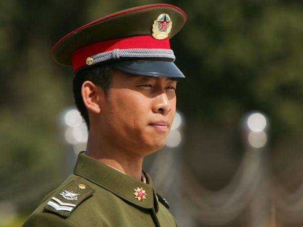 演过军人的几位明星,任天野、徐佳入围,最后一位被特招进部队