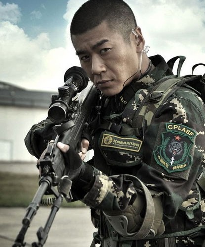 演过军人的几位明星,任天野、徐佳入围,最后一位被特招进部队