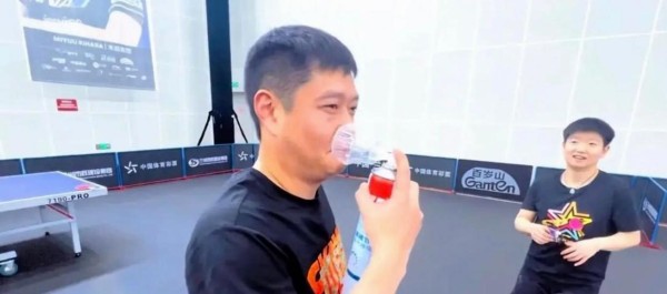 莎莎跟她哥一起去办签证了，两人关系越来越熟络，没有不认识的尴尬，听说他们是去办理去印度的签证