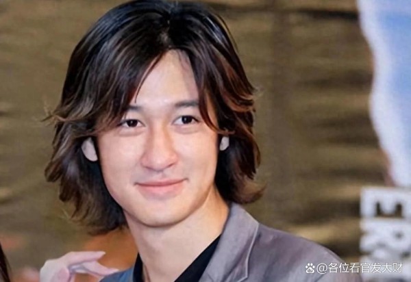 曾经让无数少女心动的荧幕男神，竟然会沦为街头流浪者？