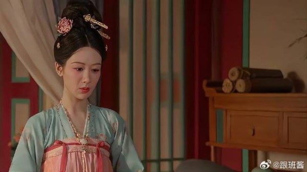 徐公看花店账目,何淮芳称他没有必要,徐公话让她受教