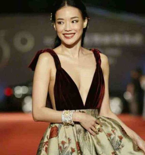 舒淇2段7年之情：与黎明相恋分手患抑郁症，与他相爱终成幸福女人