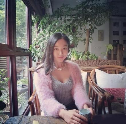 马龙和女友近照：完成大满贯，被日本女神追求，女友是网红校花