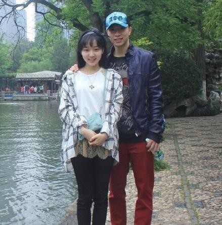 马龙和女友近照：完成大满贯，被日本女神追求，女友是网红校花