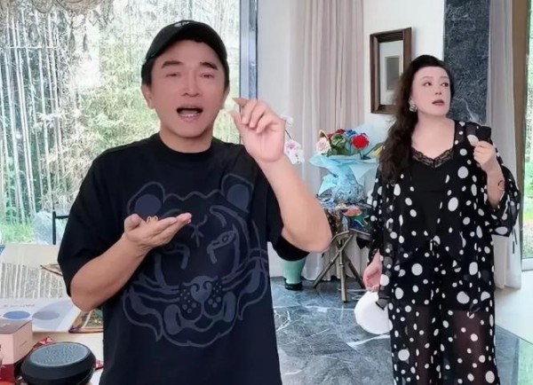 大小S台娱圈人缘崩了?赵正平公开内涵,吴宗宪跟张兰直播倒油