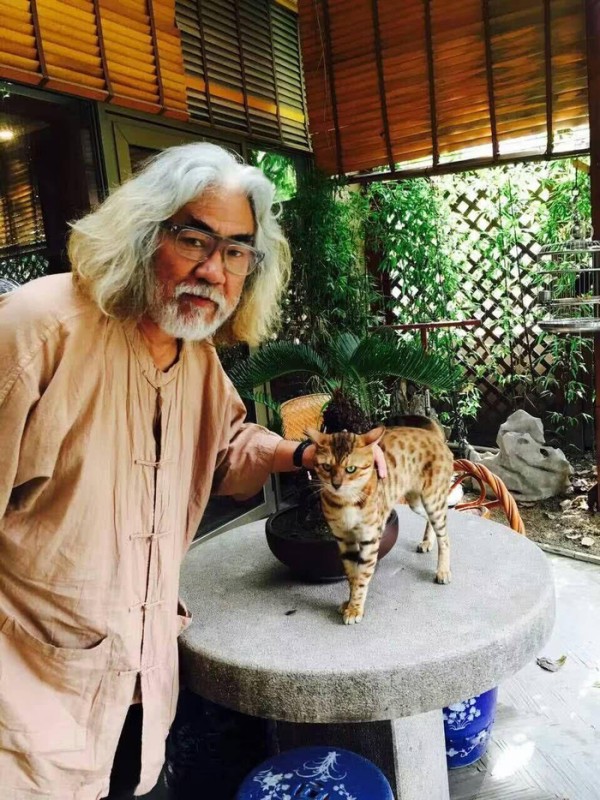 他潜女演员被撞见, 妻子出轨自己的干儿子, 离婚还分了3亿家产