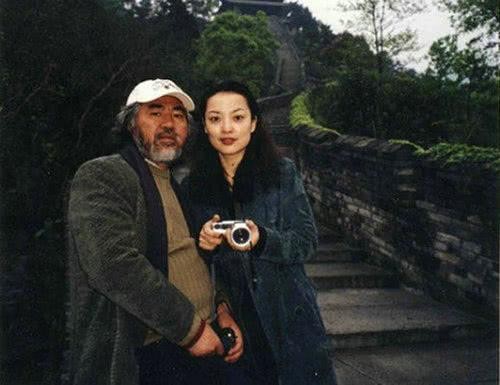 他潜女演员被撞见, 妻子出轨自己的干儿子, 离婚还分了3亿家产