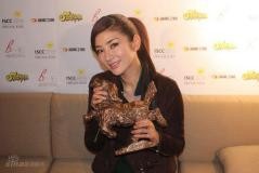 黄奕远赴韩国投身国际明星少儿慈善计划(组图)