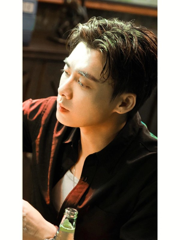 李易峰:当众捏王思聪脸,对方却笑脸回应,他们之间到底啥关系!