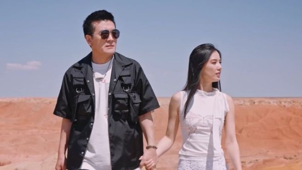 杨子节目痛哭自我检讨,网友质疑演技成分,黄圣依表情显尴尬