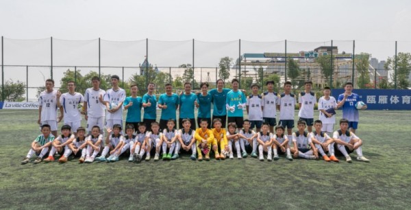 香港明星足球队来了 温州少年这样“追星”4.png