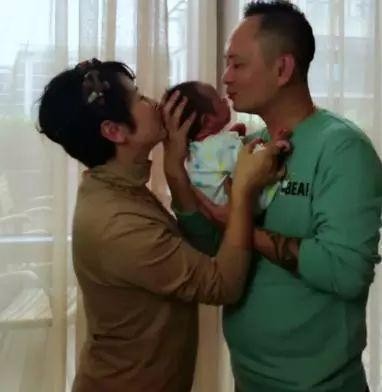 被张国立力捧，马伊琍的同学，给小7岁的唐嫣当妈，如今低调嫁人