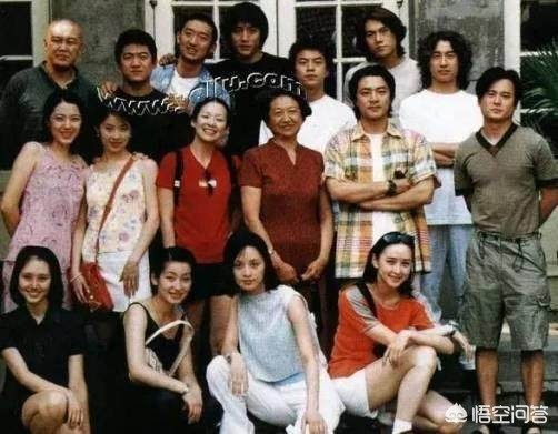 袁泉和曾黎既是沙市老乡又是同学，那么他们两人的关系怎么样？