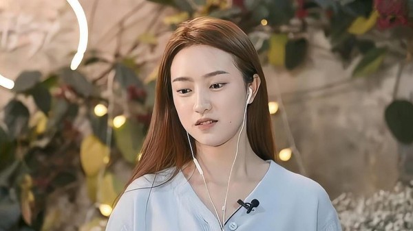 张浩昕：从恋爱综艺到制片人，她的多面人生引关注