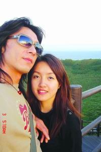 而早年与高原有过情缘的丁武现在已娶了妻子杨婷。