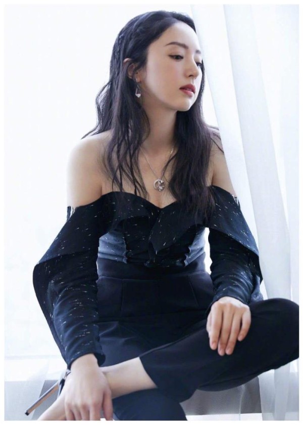 从一线被打回十八线，为赚钱代言十几个微商，如今微商都嫌弃她！