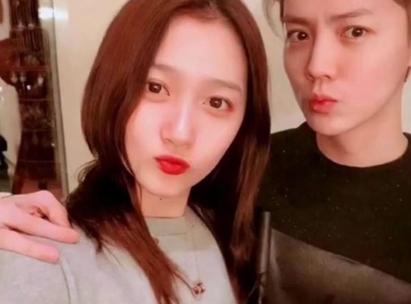 鹿晗关晓彤恋情又反转，关晓彤朋友圈或泄密，知情者透露更多细节