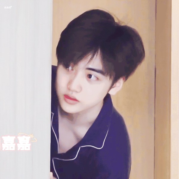 焉栩嘉的神秘朋友圈：娱乐圈的隐秘角落