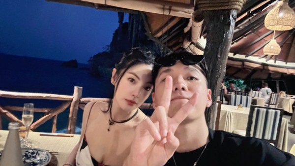 张雨绮男友晒合照官宣恋情,俩人春节忙着度假过二人世界,幸福又甜蜜
