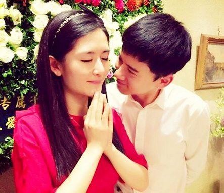 公开恋情的明星，杨紫秦俊杰分了，鹿晗掉粉80万，他俩被炒鱿鱼