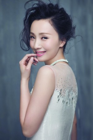 女儿出生后，陶虹把生活的重心置于家庭之上，但她对自己的事业依然有追求。（资料图片）