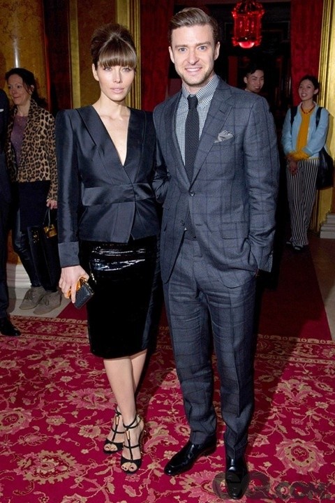 Justin Timberlake——虽然这身时髦至极的合身西装应该归功于Tom Ford，但也多亏了贾老板逆生长的容颜和体态，这身Look才能发挥得如此淋漓尽致。