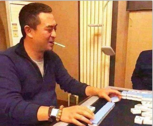 烟瘾大的五位明星,胡歌抽中华,陈道明抽万宝路,林更新让人泪奔