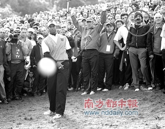 伍兹身后“雪茄哥”PS图蹿红网络