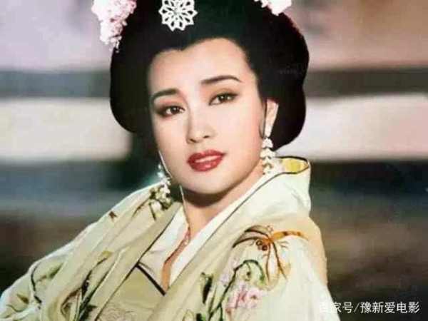 刘晓庆的影响力有多大?克林顿为她颁奖,奥巴马是她的粉丝