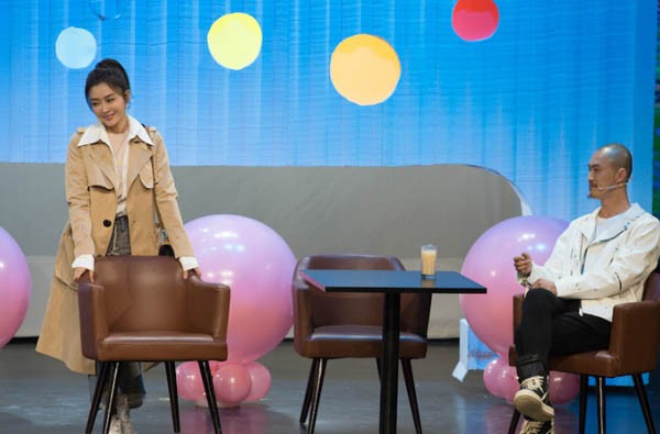 许君聪和秦岚小品相亲哪一期 节目中搭档默契引关注